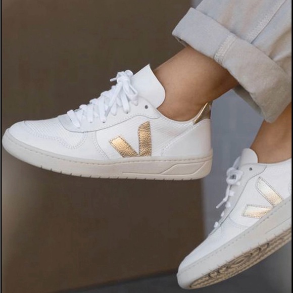 Veja Shoes - New VEJA
V-10 Bicolor Metallic Low-Top Sneakers Sz 10